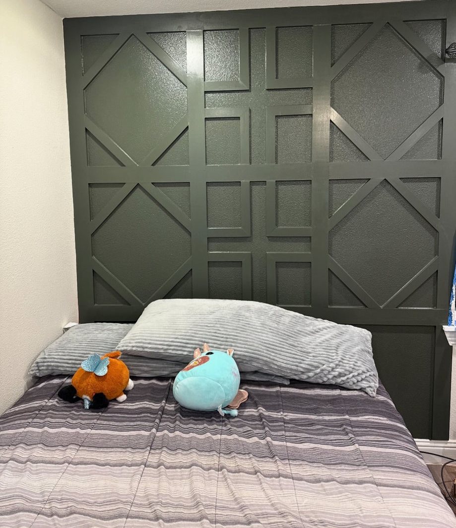 Geometric green accent wall