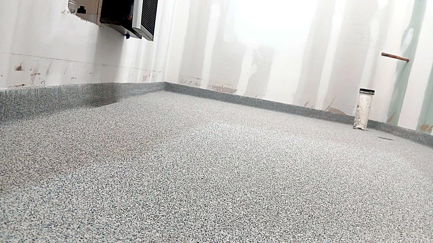 Finished flake epoxy floor